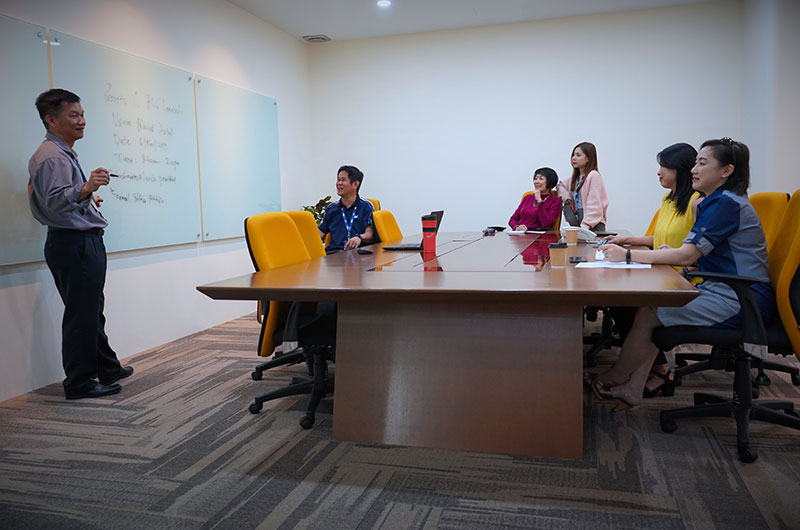 A group of collea About SLIC